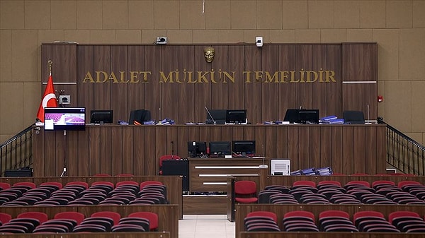 İddianamede, 16 şüphelinin 11 ayrı suçu 48 kez işledikleri, böylelikle 84 milyon 527 bin 889 lira haksız kazanç sağladıkları anlatıldı