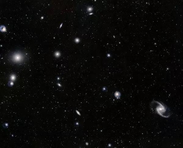 Arp Tuhaf Galaksiler Atlası'nın genel amacı, sıra dışı galaksilerin çeşitli örneklerini tespit etmektir.
