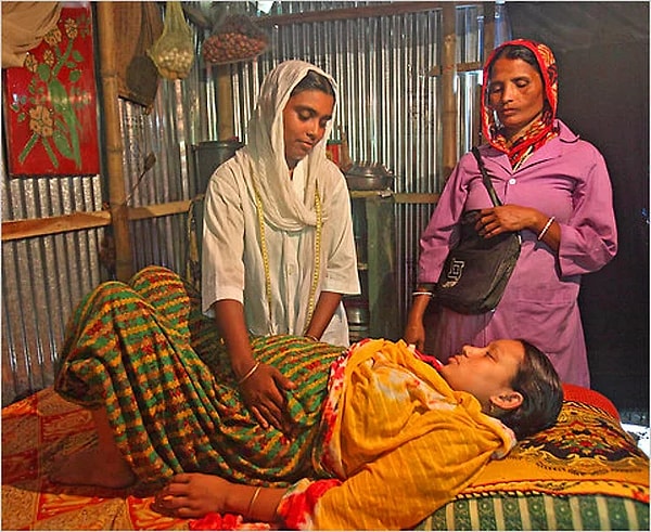 8. Bangladeş'te yaşayan Arifa Sultana doğumdan 26 gün sonra hala hamile olduğunu anladı...