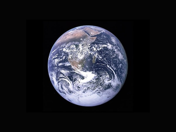 1. Dünya, yeteri kadar oksijen barındıran tek gezegen olduğu için güneş sistemimizde ateş yanabilen de tek gezegendir.