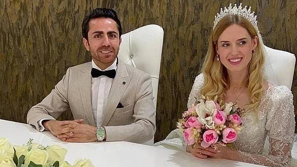Önceki evliliğinden ikizleri olan Wilma Elles, 2022 yılında evlendiği eşi Mehmet Şah Çelik ile yeni bir bebek beklediklerini açıkladı.