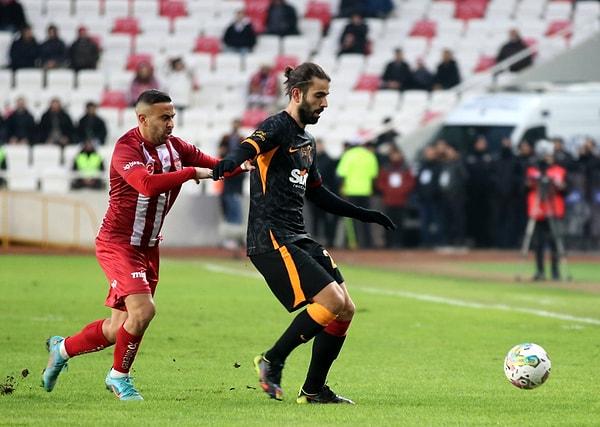Galatasaray'ın liderliği tekrar ele geçirmek için Sivasspor ile karşı karşıya geldi.