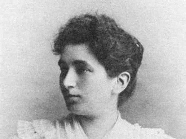 7. Eckstein, one of Freud's most famous patients, was suffering from "hysteria". Freud believed that surgery would solve the problems.