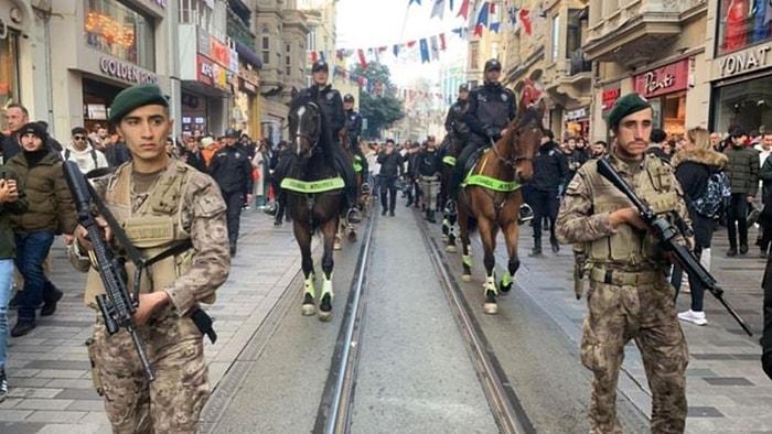 Taksim’de Atlı Polis Devriyesi: Özel Hareket Polisleri de Eşlik Etti