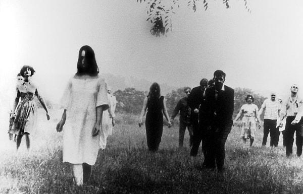 Zombi kavramının kültleşmesi ise 1968 tarihinde çıkan Yaşayan Ölülerin Gecesi isimli film ile gerçekleşti. Bu filmden sonra zombiler hakkında sayamayacağımız kadar çok dizi ve film çekildi. İnsanlar ise bu film ve dizilerin birçoğunu severek izlediler.