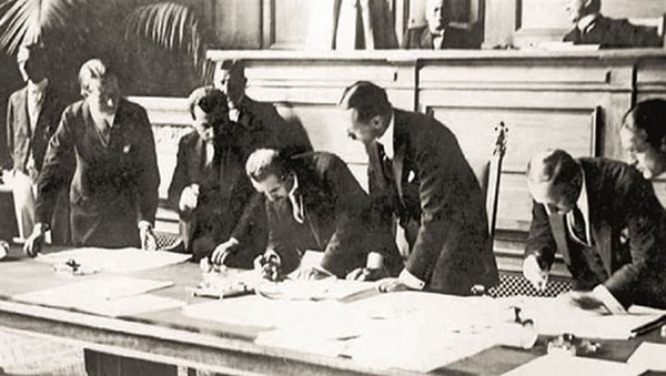 1923'te imzalanan Lozan Antlaşması 2023 yılına girmemizle beraber yeniden gündeme geldi. Biliyorsunuz,  Lozan Antlaşması'na bağlı gizli maddeler veya eklerde doğal kaynaklarımızı aramamızı, bunlara ilişkin rezervleri çıkarmamızı engelleyen düzenlemeler olduğu iddia edilmişti.