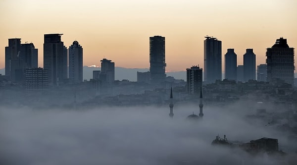 6 Ocak'a kadar etkili olması beklenen sis nedeniyle görüş mesafesinde azalma, ulaşımda aksamalar gibi olumsuzluklara karşı dikkatli ve tedbirli olunması istendi.