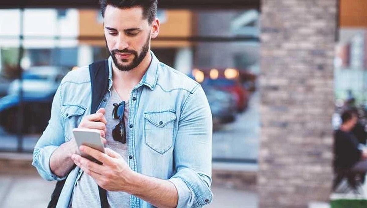 View of What Does Phubbing Mean? - Choosing Therapy