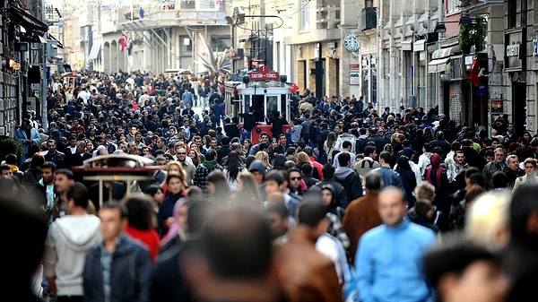 2022 tahmini verilerine göre İstanbul’un nüfusu 16 milyonu geçmiş durumda. Uzmanlar, Türkiye’de de uygulanacak taşınma teşviğinin işe yarayabileceğini ifade ediyor.