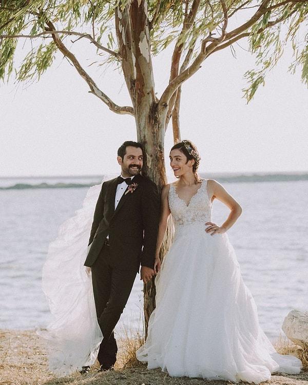 Merve Dizdar, 2018 yılında sürpriz bir şekilde nikah masasına oturduğu meslektaşı Gürhan Altundaşar'dan geçtiğimiz yıl tek celsede boşanmıştı.