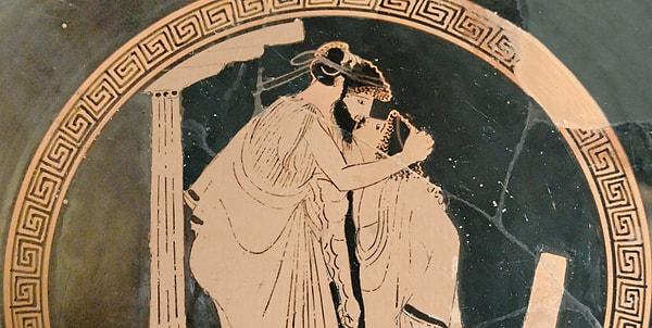 2. Bu terim kulağa hoş gelmese de 'oğlancılık', Antik Yunan'da cinsellik denilince göz ardı edilemeyecek başka bir unsurdu.