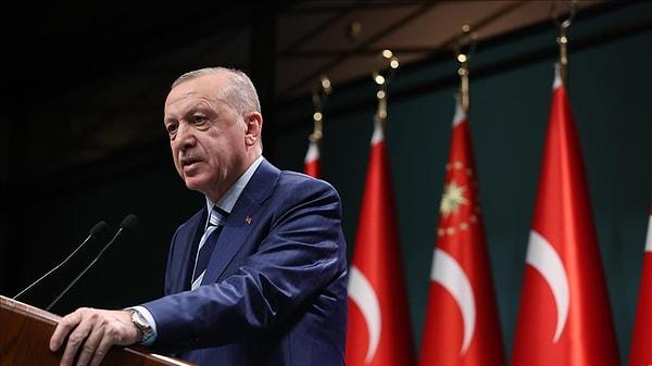 Cumhurbaşkanı Erdoğan, dün açıklanan memur ve emekli maaşları zammı sonrasında bugün partisinin Meclis grup toplantısında zamlara zam yaptı. En düşük emekli maaşını da güncelledi.