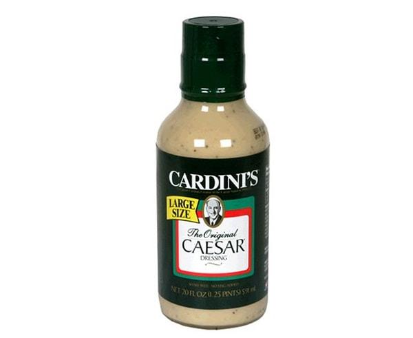 1948 yılından itibaren Caesar Cardini, kızı Rosa ile birlikte dillere destan sezar salata sosunun patentini aldıktan sonra şişeleyip satmaya başlamıştır.