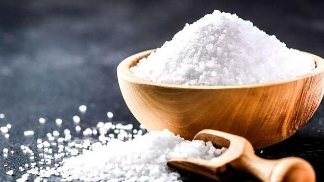 9. Pour salt into each corner of the rooms and leave it there for two days. Salt will collect negative energy on it.