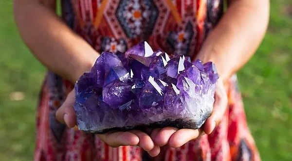 How Is the Amethyst Stone Formed?