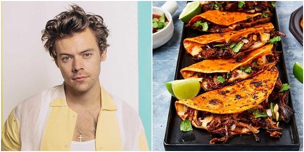 Harry Styles: Meksika Yemeği. One Direction günlerinden bu yana neredeyse her röportajında kahvaltı, öğle yemeği ya da akşam yemeği fark etmeksizin Meksika yemeği yiyebileceğini söylüyor! Favorisi ise taco ve guacamole.