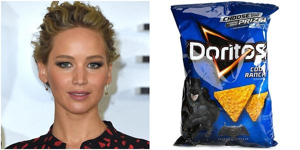 Jennifer Lawrence: Cool Ranch Doritos. Bir tür baharatlı cips olan bu abur cubur, Jennifer Lawrence'ın en sevdiği atıştırmalıkmış!