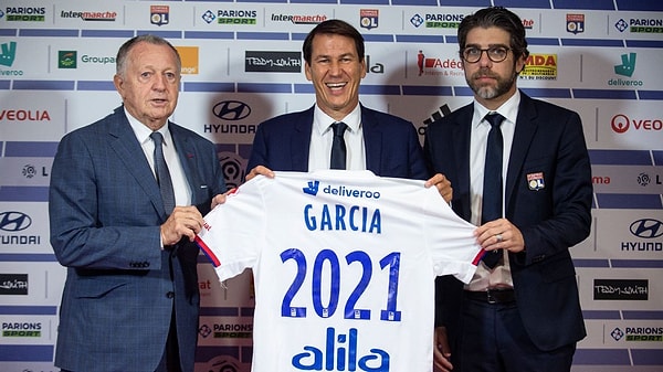 Juninho, Lyon'da sportif direktörlük yaparken takımın başına Rudi Garcia getirilmiş ve ikili bir dönem beraber çalışmıştı.