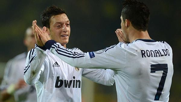 Cristiano Ronaldo'dan sonra Mesut Özil'in de Suudi Arabistan'a transfer olacağı iddia edildi.