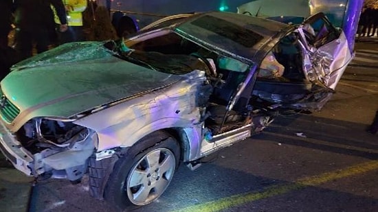 Halk Otobüsü Kaza Yaptı, 16 Kişi Hastaneye Kaldırıldı