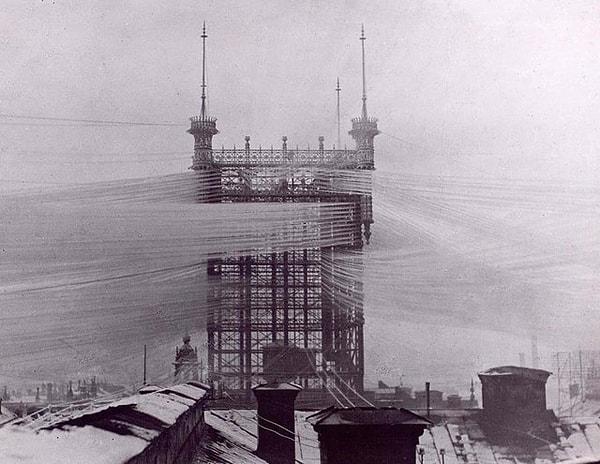 6. Yaklaşık 5500 telefon hattı olan Stockholm Telefon Kulesi, 1890👇