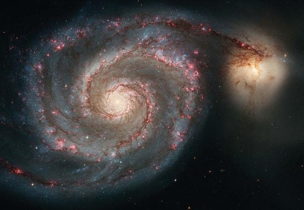 Araştırmacılar bu galaksilerin, evrenin şu anki yaşının sadece yüzde 25'i olduğu zaman civarında oluştuğunu ve var olduğunu söyledi.