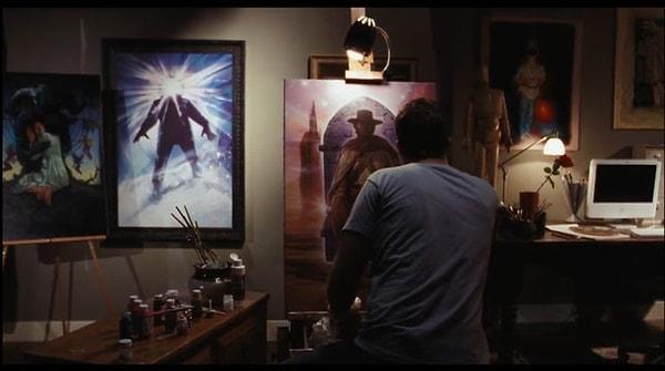 7. The Mist (2007) filmindeki duvarda "The Thing" filminin afişi görülebilir.