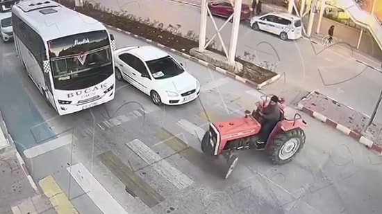 Traktörüyle Trafik Işıklarında Drift Yaptı: 22 Bin TL Ceza Kesildi