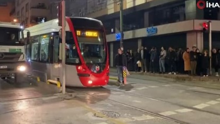 Zeytinburnu’nda Tramvay Kazası: 1 Kişi Yaralandı