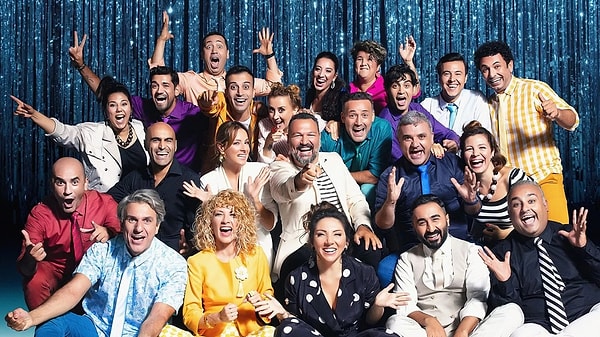 Güldür Güldür Show TV ekranlarında her cumartesi saat 20.00'de yayınlanıyor.