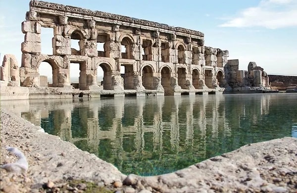 Çalışmalar çerçevesinde turist karşılama merkezi, gezinti yolları, fotoğraf çekim alanları yapılacak ve tarihi yapının bu yıl içerisinde ülke ve bölge turizmine kazandırılacak.