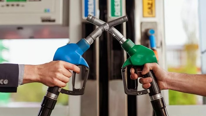 Benzine İndirim Geliyor: Bu Geceden İtibaren Geçerli Olacak