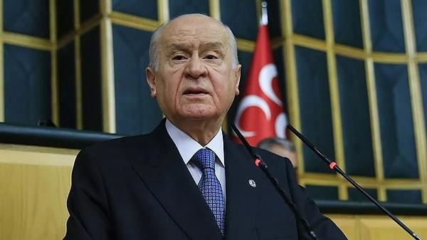 Bahçeli, İstanbul Ülkü Ocakları Başkanı Sinan Ateş cinayetine ilişkin tepkilere yanıt verirken, Zafer Partisi’ni ve kurucusu Özdağ’ı eleştirmişti.