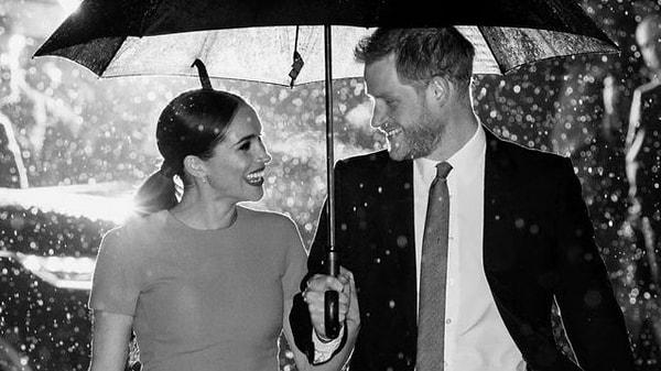 Bildiğiniz gibi Prens Harry, oyuncu ve model Meghan Markle ile 2018 yılında dünyaevine girmiş ve çift, iki senenin ardından kraliyet unvanları ve görevlerinden feragat ederek Birleşik Krallık’tan ayrılma kararı vermişlerdi.