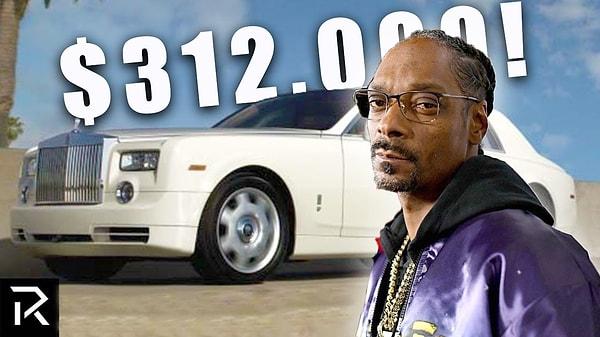Ünlü rapçi Snoop Dogg'un sahip olduğu en pahalı otomobil 312 bin dolarlık Rolls Royce Phantom.