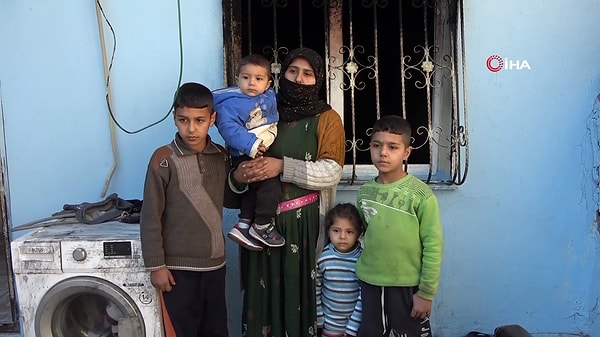 Olay, 5 Ocak'ta Yüreğir ilçesine bağlı 19 Mayıs Mahallesi’ndeki bir müstakil evde yaşandı. Anne Azize ve baba İbrahim Kaplan asker uğurlamasında olduğu sırada evde sobadan kaynaklı yangın çıktı.