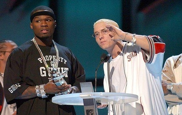 50 Cent, Eminem'in kendisiyle Katar'da yapılacak 2022 Dünya Kupası'nda sahne alması için 9 milyon dolarlık bir teklifi geri çevirdiğini iddia etti.
