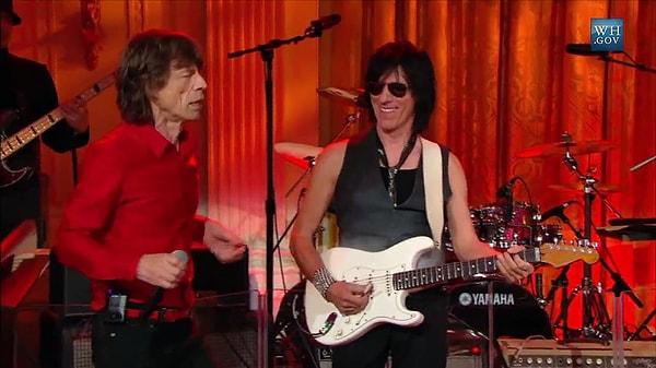 The Rolling Stone'un kurucu üyesi ve ana vokalisti Mick Jagger de yaptığı paylaşımla Jeff Beck'i andı.
