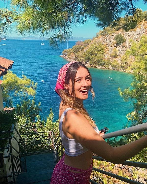 Zehra Güneş'in Instagram'da 2.3 milyon takipçisi var. Sporcu kişiliğiyle Türk gençlerine örnek olan Zehra henüz 23 yaşında.