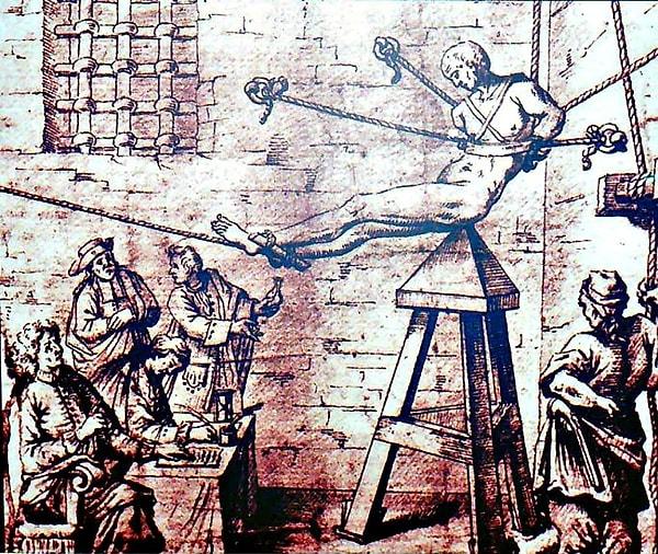 8. 'Yahuda Sandalyesi' adı verilen işkence yöntemi o dönemde esirlere ve suçlulara korku salıyordu.