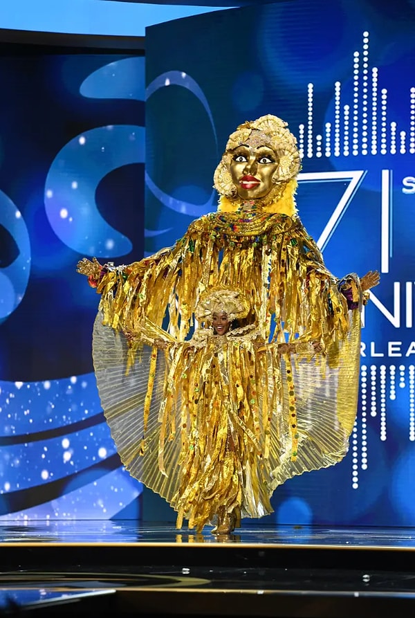 Мисс Тринидад и Тобаго Тиа Джейн Рэми — костюм девушки рассказывал о богатой истории карнавала в ее стране