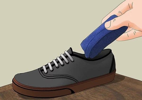 6. Sıra geldi ayakkabılara. Ayakkabılarınızı günlük kullanım sırasına göre ayakkabı raflarına yerleştirin.