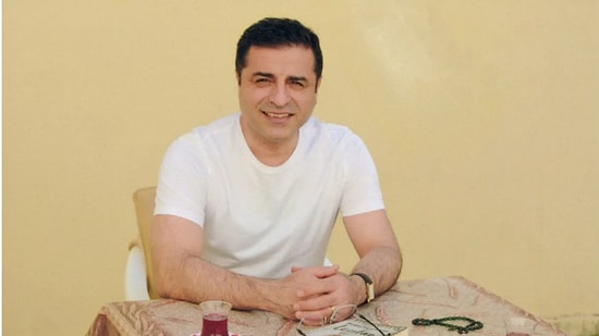Selahattin Demirtaş’tan Trollere Uyarı: 'Darbe İddianamelerinde Yer Alacaksınız'