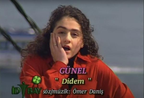 13 yaşındayken İbrahim Tatlıses'in keşfettiği ve 90'larda 'Oy Didem' şarkısıyla tüm Türkiye'ye kendini tanıtan Günel Zeynelova'yı tanıyorsunuzdur...
