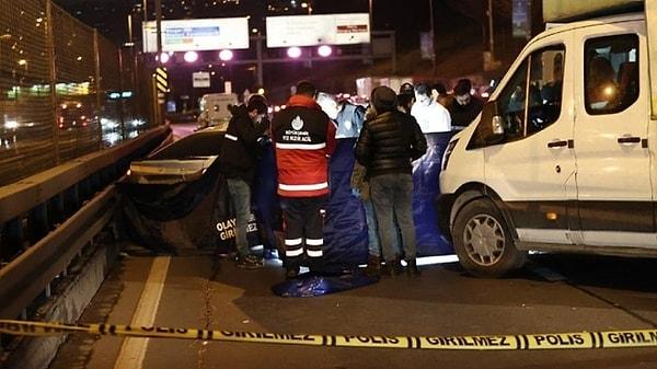 İstanbul Haliç Köprüsü’nde bir otomobile düzenlenen silahlı saldırı sonucu bir kişi hayatını kaybetti, yaralılar hastaneye kaldırıldı. Polis saldırıyla ilgili soruşturma başlattı.
