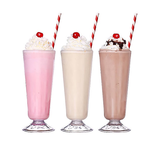 Milkshake tarifinin bugün bilinen yaratıcısı  Ivar “Pop” Coulson  olarak tahmin ediliyor. Süt tozuyla yapılan klasik karışıma dondurma ekleyen Coulson, adeta bu içecekle tarih yazmıştır.
