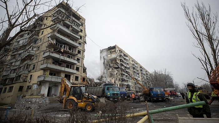 Rusya'dan Dnipro'ya Füze Saldırısı: 1'i Çocuk 20 Sivil Hayatını Kaybetti