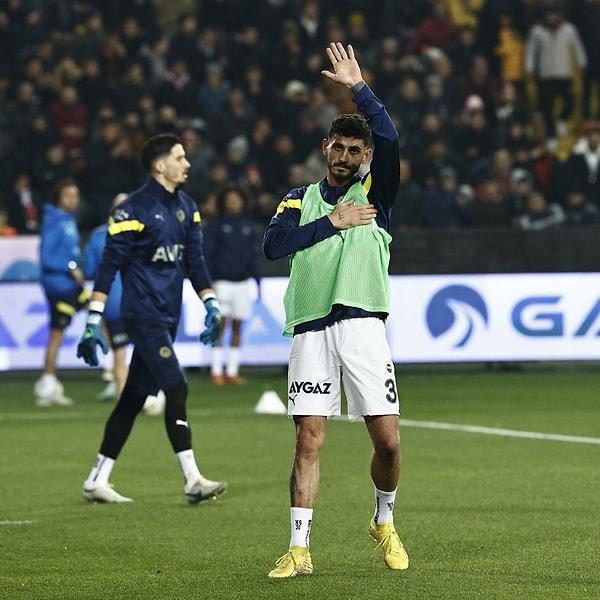Adana Demirspor'dan Fenerbahçe'ye transfer edilen Samet Akaydın ilk 11'de sahaya çıktı.
