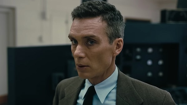 1. Cillian Murphy, 'Oppenheimer' filmi için kilo verdi.