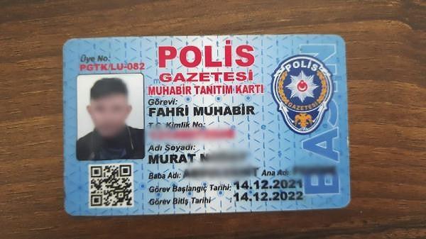 Konya'da polis merkezine gidip kendisini polis gazetesi muhabiri olarak tanıtan Murat N.'nin (33), kartı sahte çıktı. ‘Kasten yaralama', 'tehdit' ve 'nitelikli dolandırıcılık’ suçlarından 28 kaydı bulunan Murat N., gözaltına alındı.